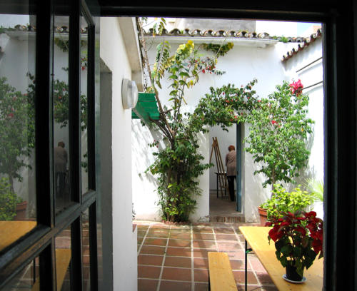 Marbella studio building, entrance, foto Taru Tomperi